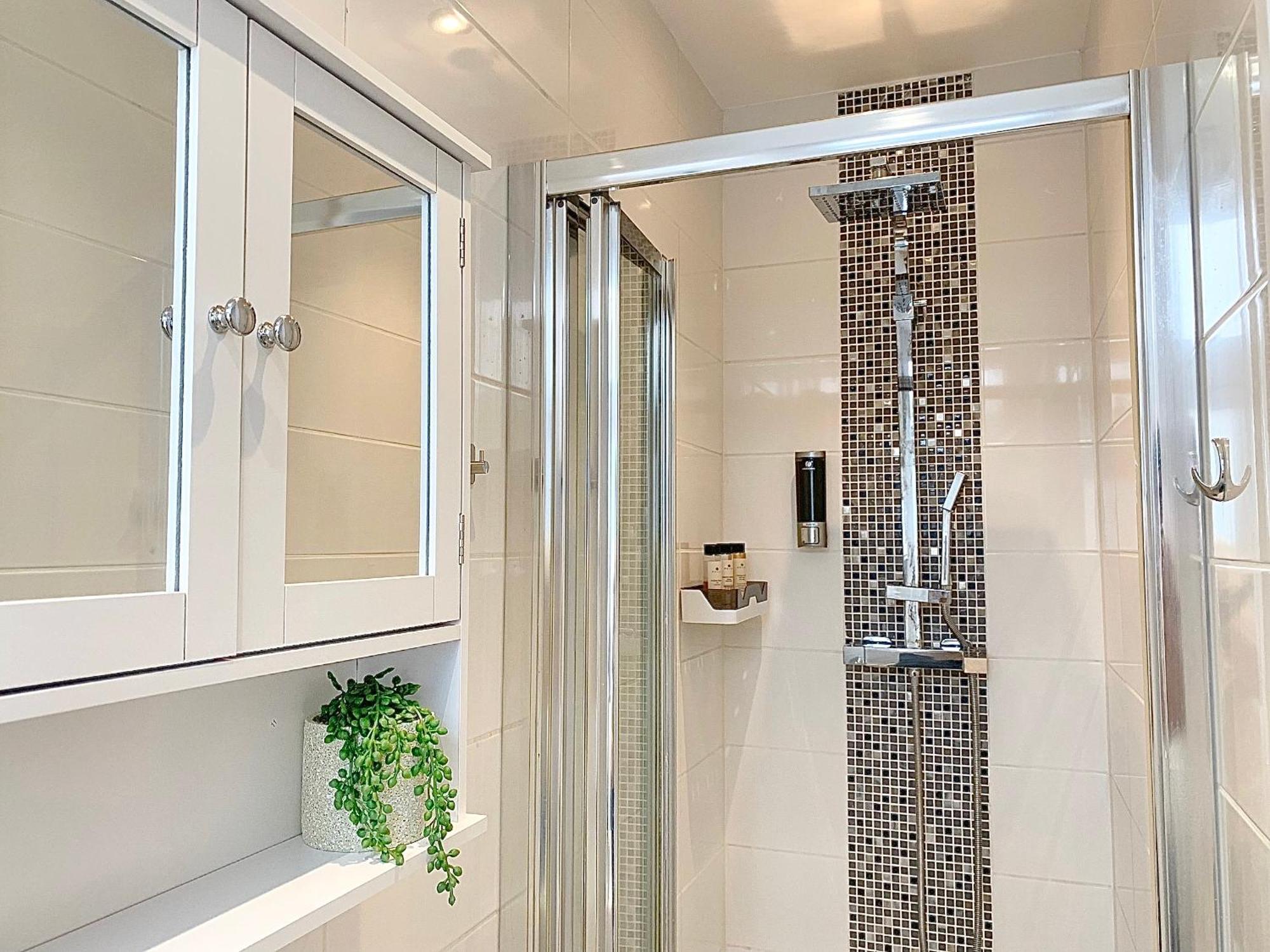 Cozytomari Apartment London Ngoại thất bức ảnh
