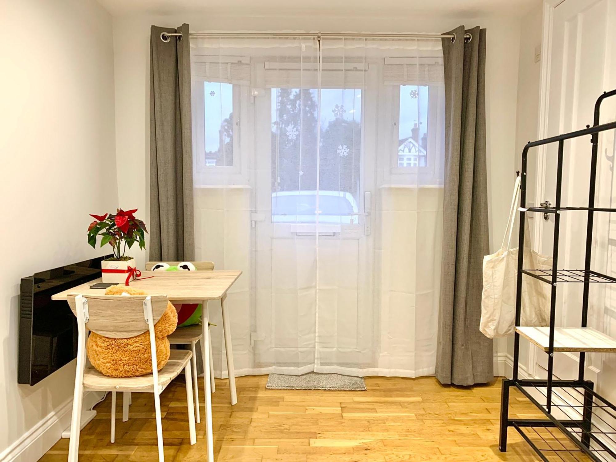 Cozytomari Apartment London Ngoại thất bức ảnh